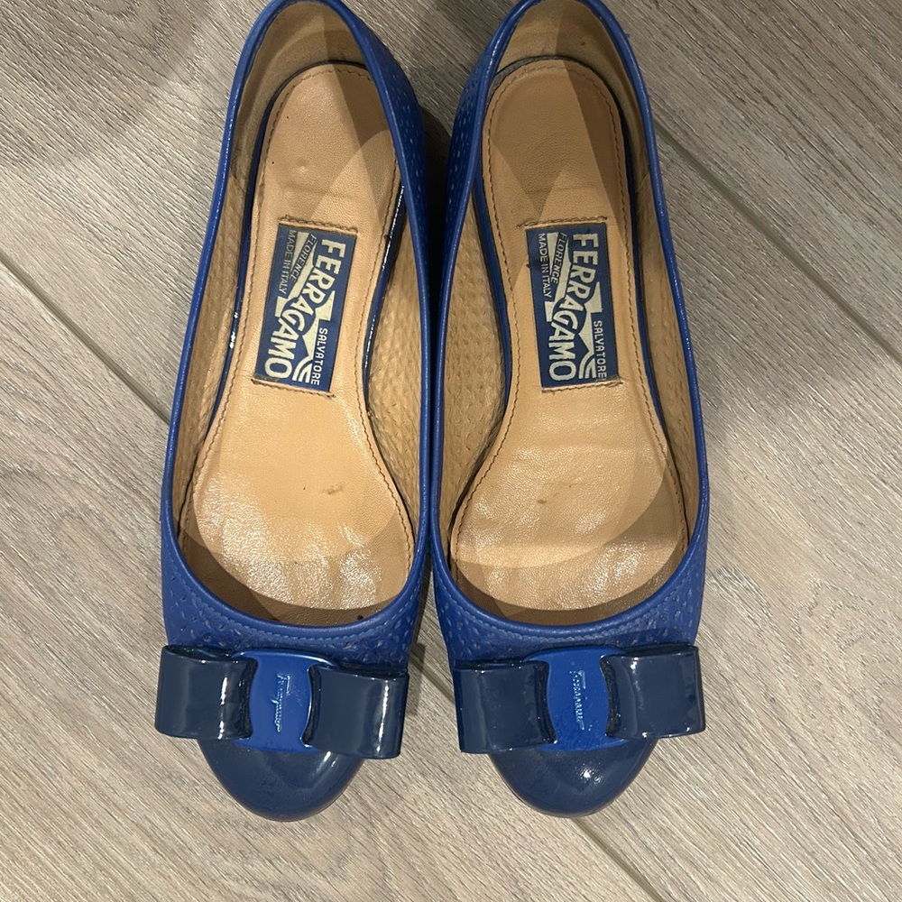 Salvatore Ferragamo Navy Blue Bow Flats